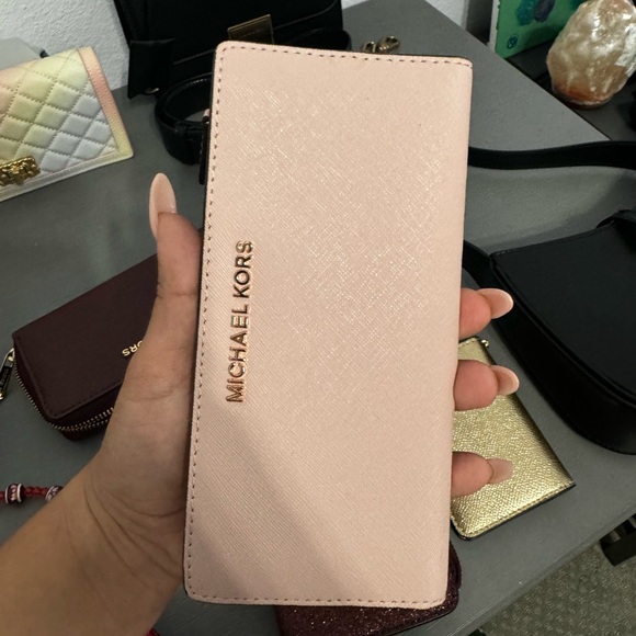 Michael Kors Handbags - Michael kors wallet